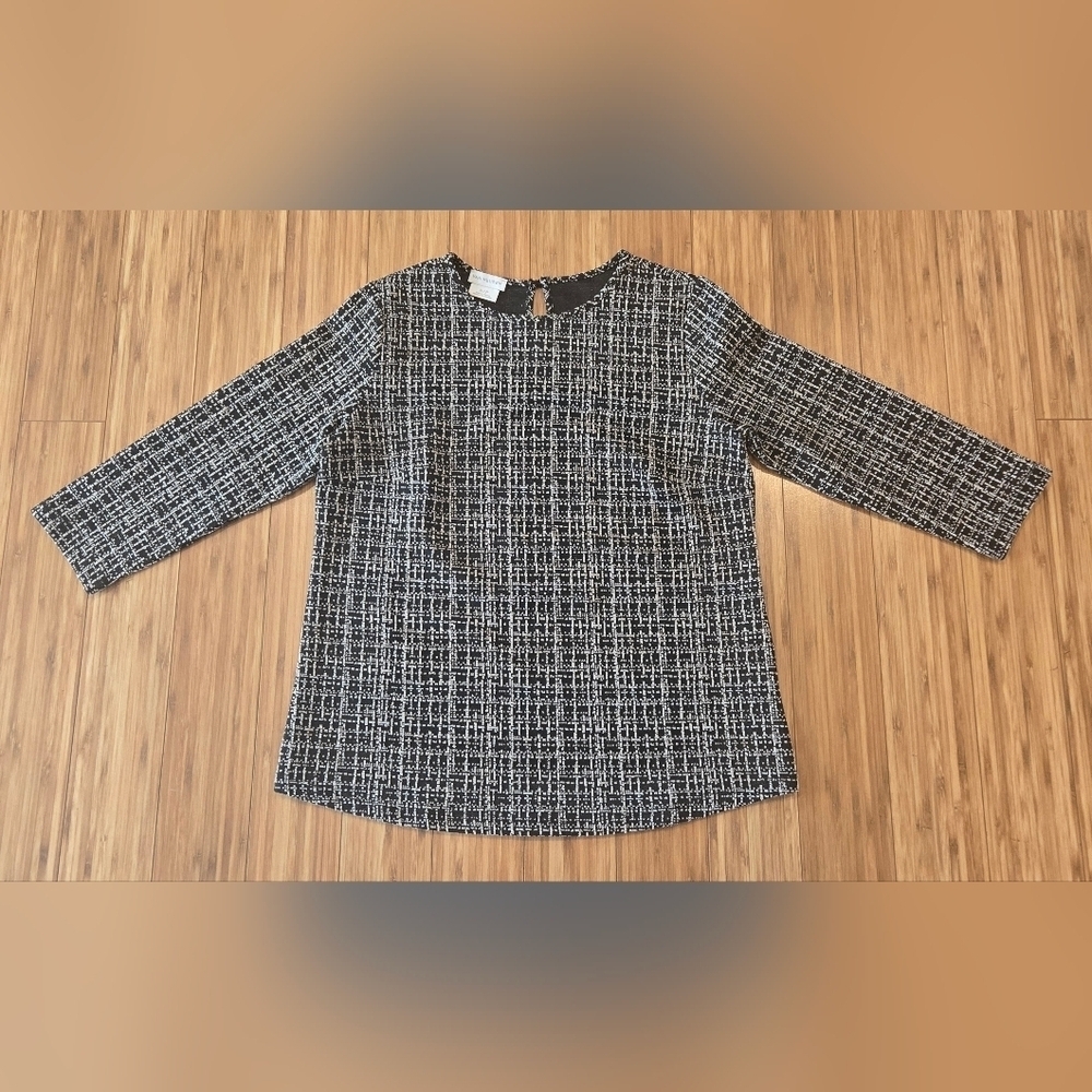 NWOT Van Heusen Tweed Top